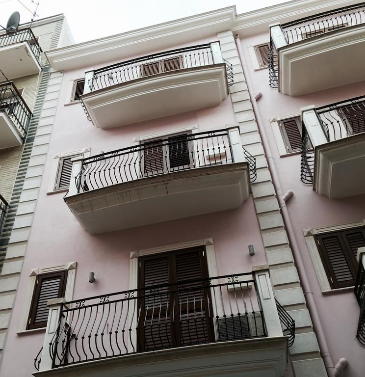 Palazzo Eliss Bed & Breakfast Margherita Di Savoia Ngoại thất bức ảnh