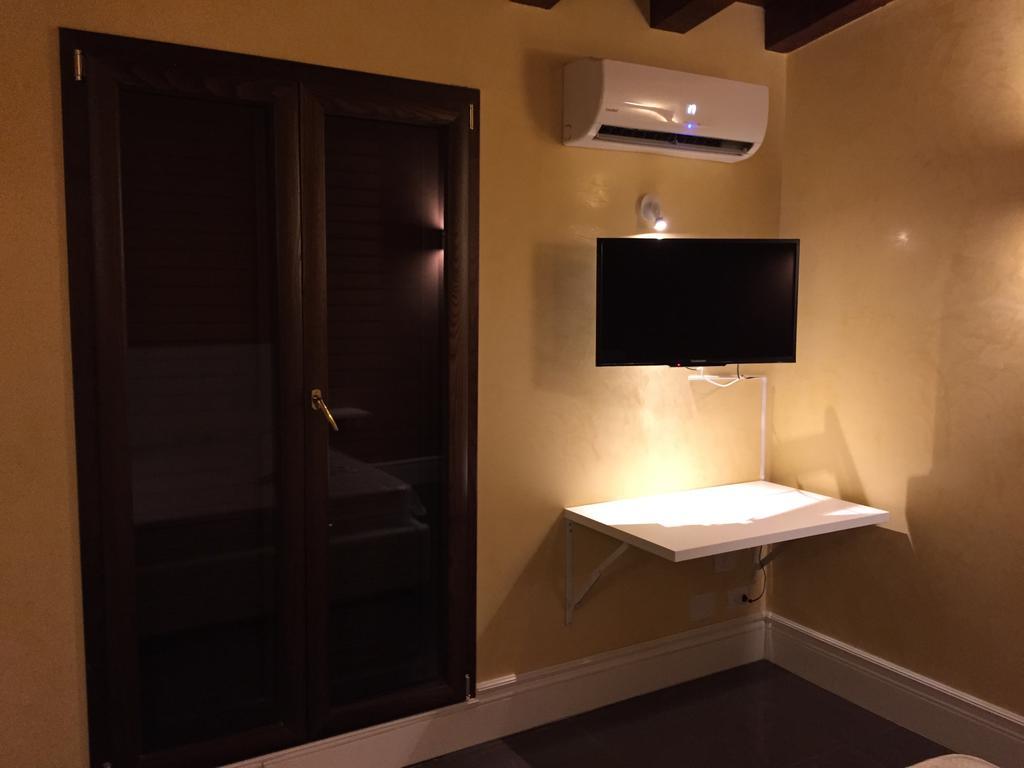 Palazzo Eliss Bed & Breakfast Margherita Di Savoia Phòng bức ảnh