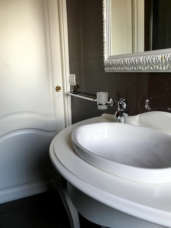 Palazzo Eliss Bed & Breakfast Margherita Di Savoia Ngoại thất bức ảnh