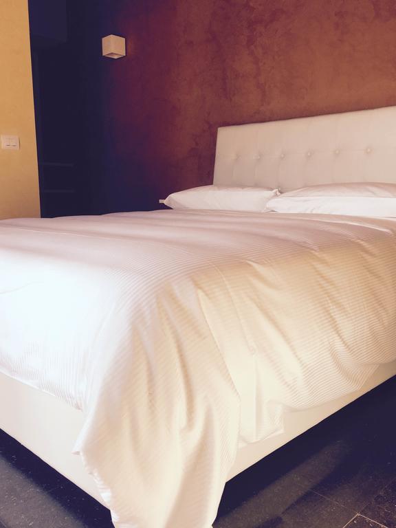 Palazzo Eliss Bed & Breakfast Margherita Di Savoia Ngoại thất bức ảnh